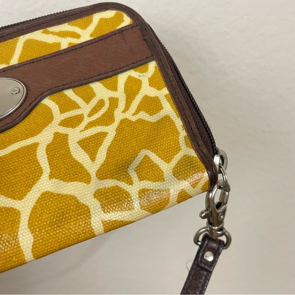 Fossil Yellow Giraffe Wristlet Keyper Wallet Vintage - Picture 4 of 5
